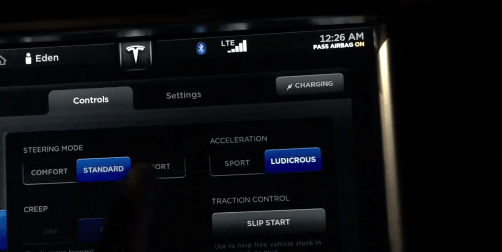 Tesla lanza una nueva actualización de software con la función ‘Chill’ para suavizar la aceleración