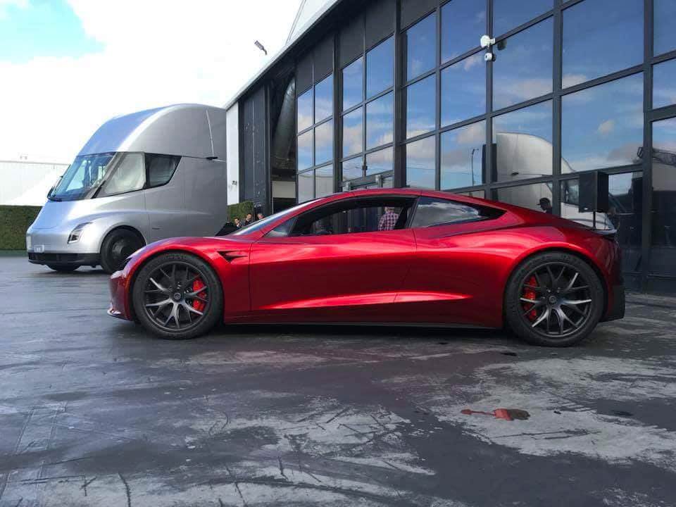 tesla roadster prototipo con semi