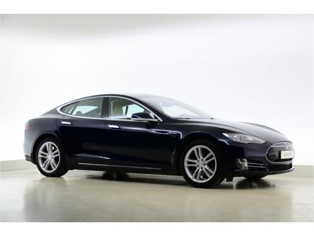 Tesla Model S negro exterior