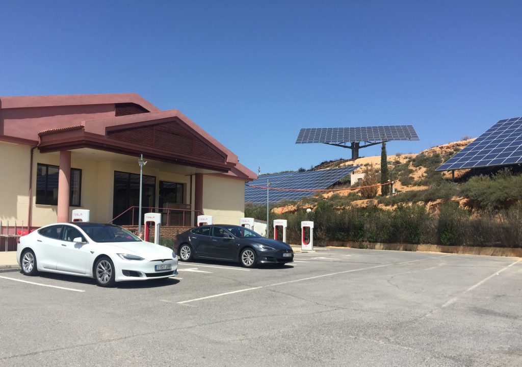 Supercharger de Ariza - Tesla Model S 100D y Tesla Model S 75