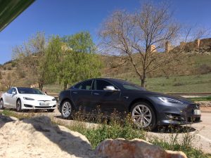 Tesla Model S 100D y Tesla Model S 75 en Molina de Aragón Tesla Model S 100D y Tesla Model S 75 en Molina de Aragón