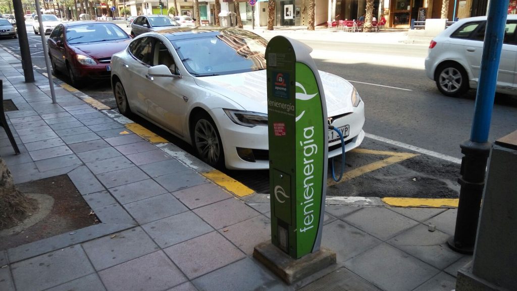 Tesla Model S 75 cargar en Alicante