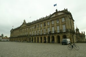 vehículo Policía en la Plaza del Obradoiro de Santiago