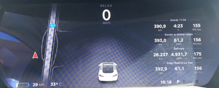 Tesla Model S 75. Llegada a Ariza con un 8% (29km) de autonomía. Tesla Model S 75. Llegada a Ariza con un 8% (29km) de autonomía.