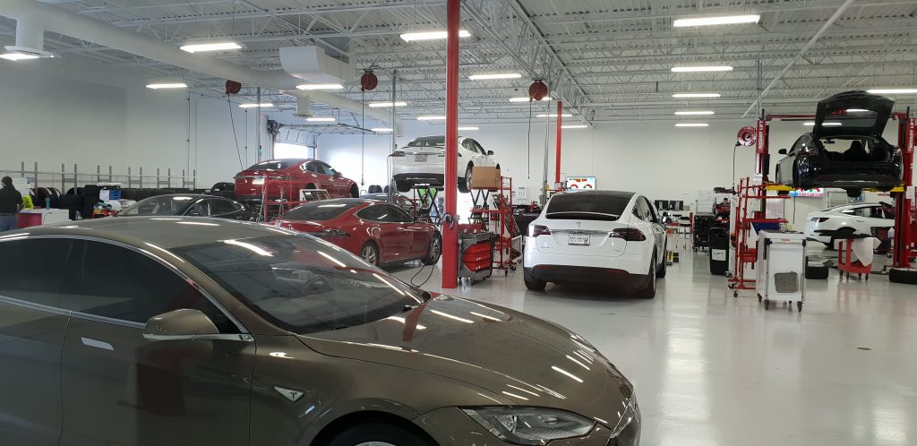 Ruta con un Tesla por Estados Unidos: Experiencia en un Tesla Service Center