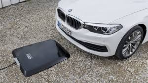 BMW en prefase de carga inalámbrica BMW en prefase de carga inalámbrica