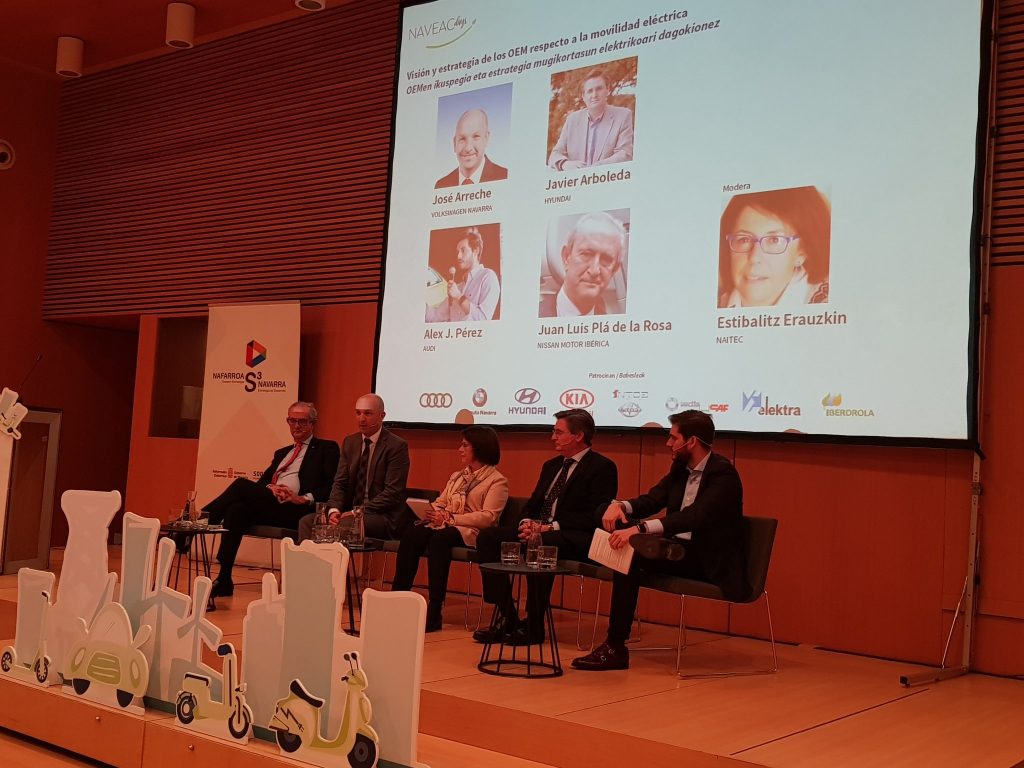 Visión y estrategia de los OEM respecto a la movilidad eléctrica en los NaVEAC days 2019 - Foto @YsabelCarrilero Visión y estrategia de los OEM respecto a la movilidad eléctrica en los NaVEAC days 2019 - Foto @YsabelCarrilero