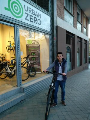 Sergio Del Puerto con la Trail Advanced en Urban Zero