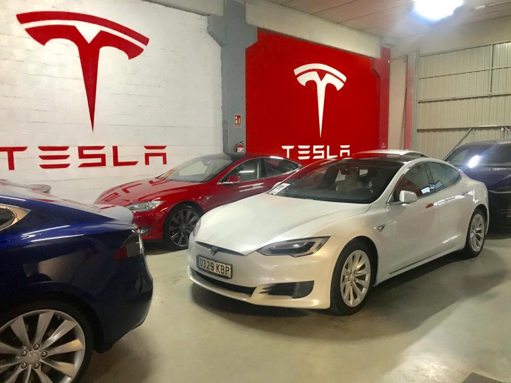 AC CAR especialistas en Tesla.