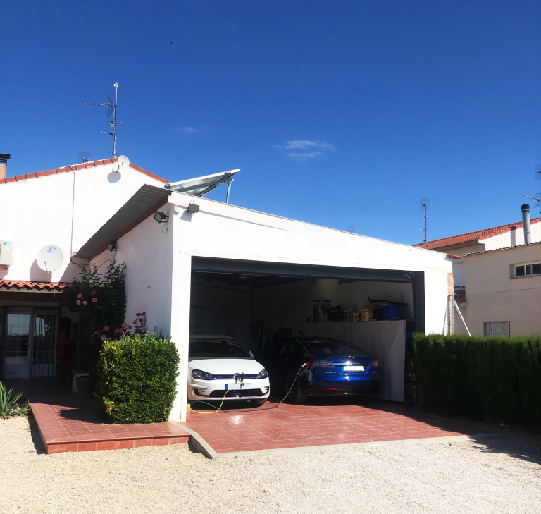 GFM - Instalación Fotovoltaica de 3 kW y carga de coches eléctricos