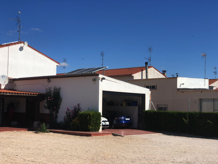GFM - Instalación Fotovoltaica de 3 kW y carga de coches eléctricos